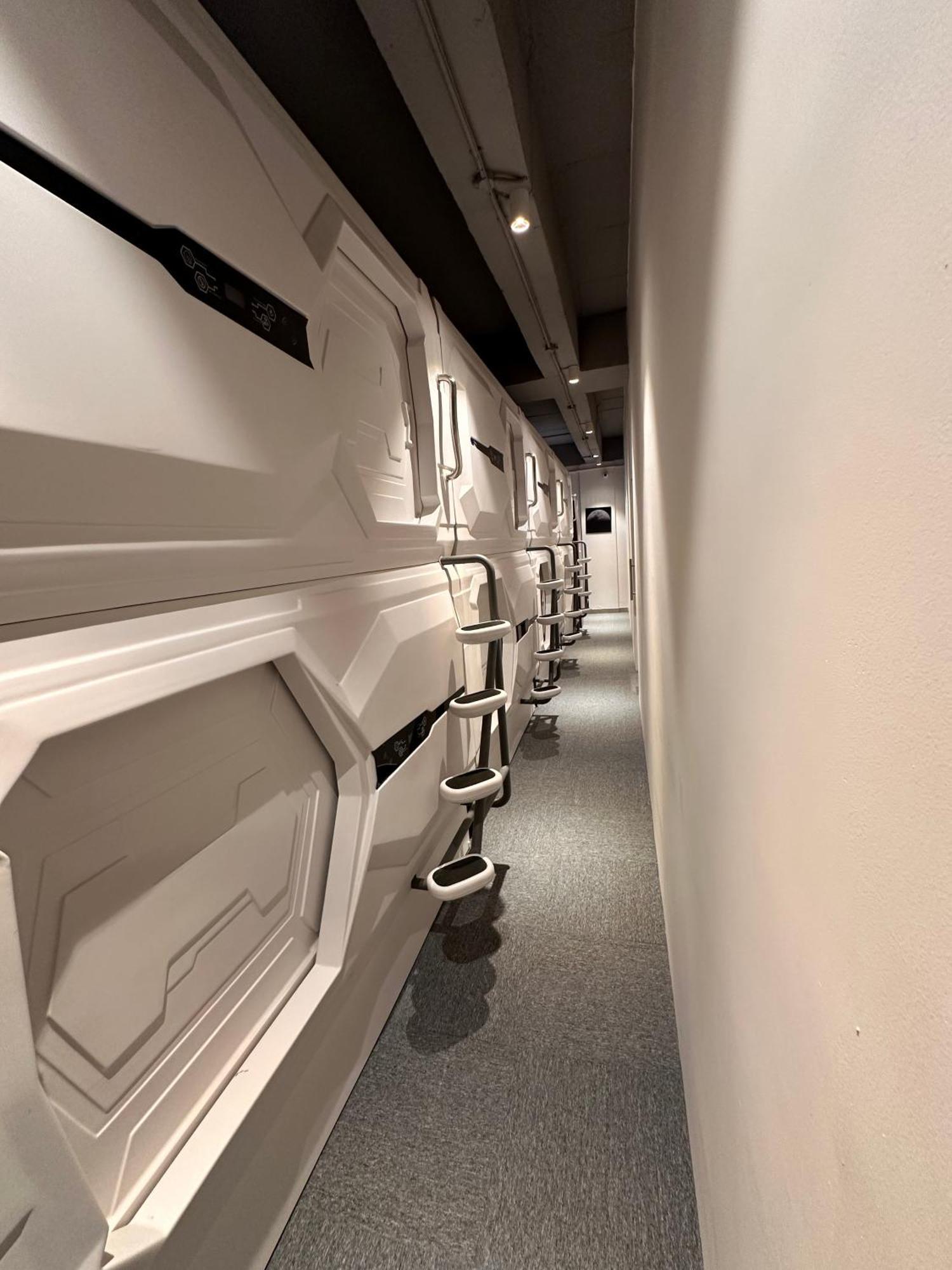 ホテル Blr Pods バンガロール エクステリア 写真